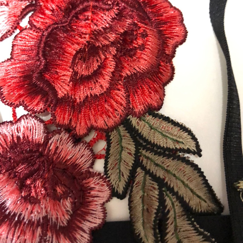 Rose Bra & G-String Set - Picture 6 of 6